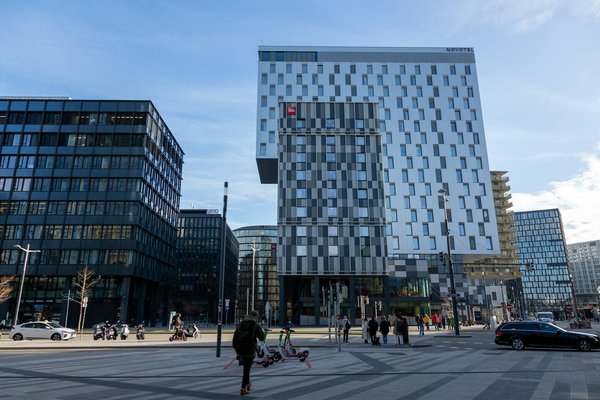 Le Rôle Vital du Service Public dans la Promotion du Développement Durable : Actions Innovantes et Impacts Écologiques