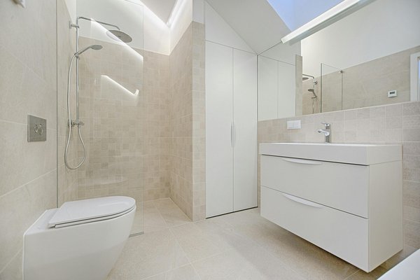 Les meilleurs meubles de rangement pour optimiser votre salle de bain